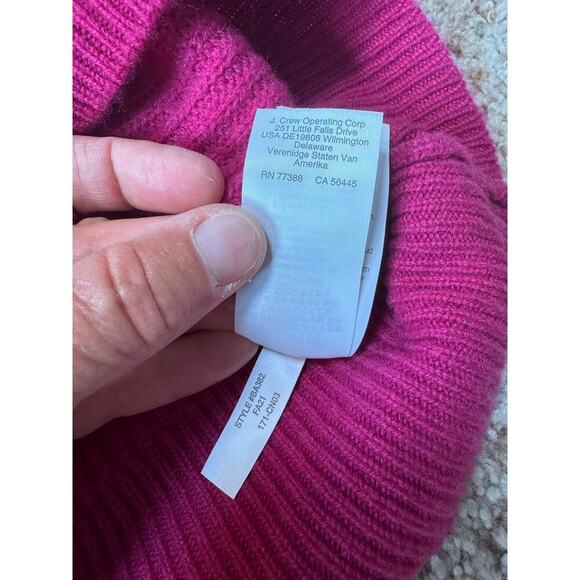 J CREW Sweater, Size women's MEDIUM, 100% Cashmere, Hot Pink; crew neck - Picture 4 of 9